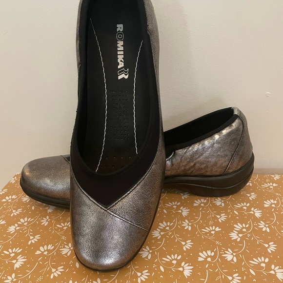 Romika Comfort Shoes Silver Leather Black Soles Support Cushioned Shoes Size 11 - Picture 2 of 9